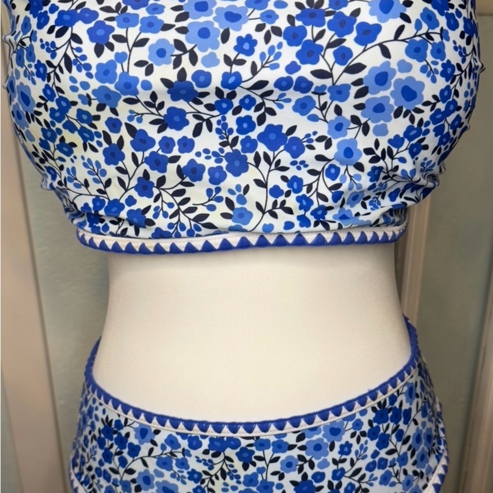 Blue and White Floral Bikini Set - Picture 2 of 5